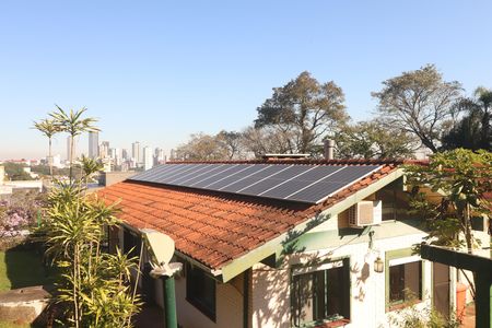 Casa à venda com 330m², 6 quartos e 2 vagasdetalhe - placas solares