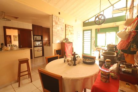Casa à venda com 330m², 6 quartos e 2 vagasSala de Jantar