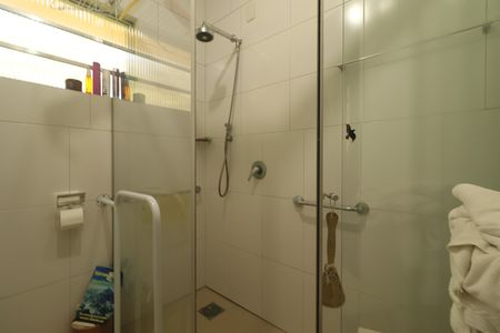 Casa à venda com 330m², 6 quartos e 2 vagasbanheiro