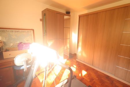Casa à venda com 330m², 6 quartos e 2 vagasQuarta 04