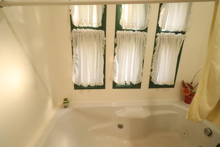 Casa à venda com 330m², 6 quartos e 2 vagasbanheiro 2