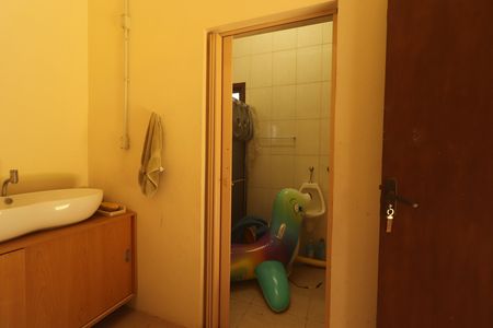 Casa à venda com 330m², 6 quartos e 2 vagasbanheiro da piscina