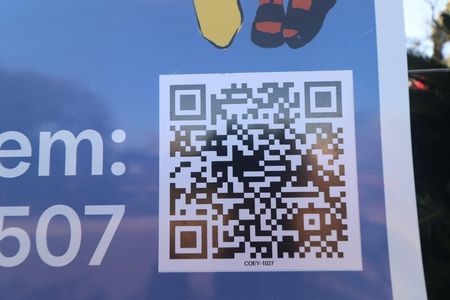 Casa à venda com 330m², 6 quartos e 2 vagasqr code