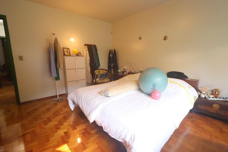 Casa à venda com 330m², 6 quartos e 2 vagasQuarto 05