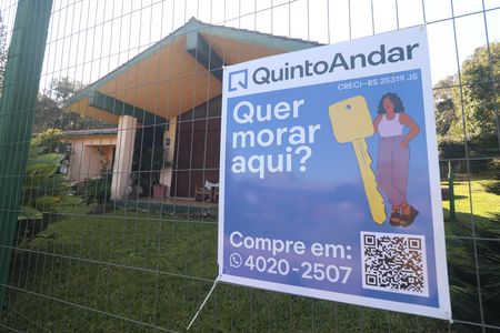 Casa à venda com 330m², 6 quartos e 2 vagasplaca instalada