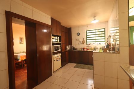 Casa à venda com 330m², 6 quartos e 2 vagasCozinha