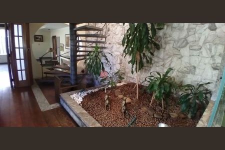 Casa à venda com 5 quartos, 850m² em Vila Regente Feijó, São Paulo