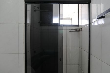 Banheiro de apartamento para alugar com 2 quartos, 55m² em Vila Mogilar, Mogi das Cruzes