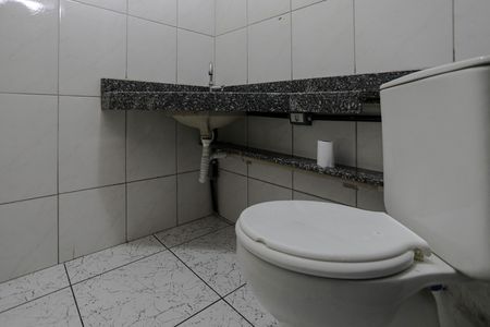 Apartamento para alugar com 55m², 2 quartos e 1 vaga Apartamento para alugar com 55m², 2 quartos e 1 vagaBanheiro