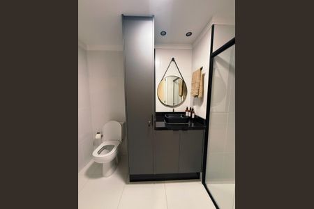 Banheiro de kitnet/studio à venda com 1 quarto, 23m² em Campo Belo, São Paulo