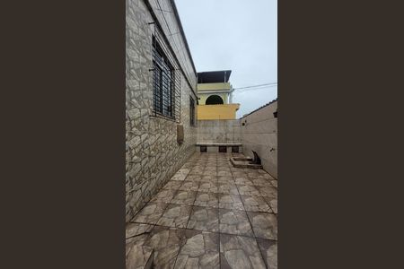 Casa para alugar com 100m², 2 quartos e 1 vagaQuintal