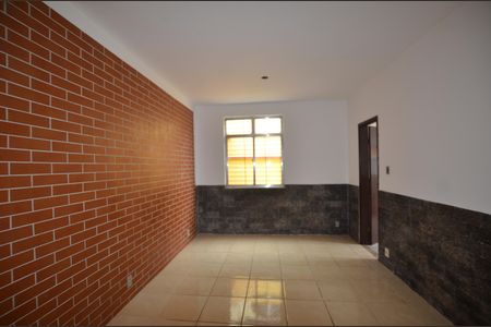 Sala de casa para alugar com 2 quartos, 100m² em Osvaldo Cruz, Rio de Janeiro