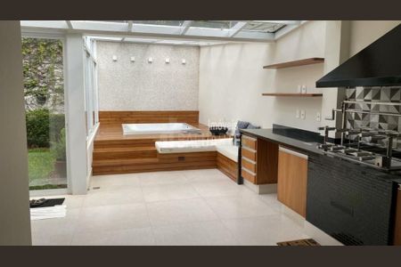 Casa à venda com 3 quartos, 338m² em Chácara Monte Alegre, São Paulo