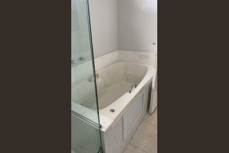 Casa à venda com 3 quartos, 338m² em Chácara Monte Alegre, São Paulo