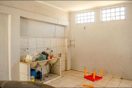 Casa à venda com 300m², 8 quartos e 10 vagas Casa à venda com 300m², 8 quartos e 10 vagasÁrea de Serviço 3