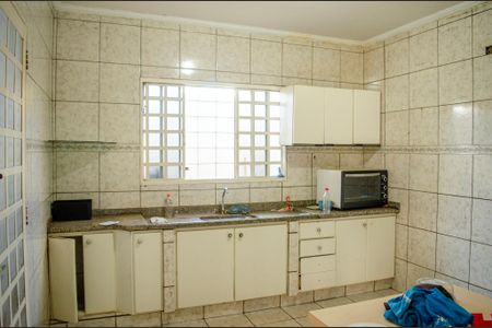 Casa à venda com 300m², 8 quartos e 10 vagas Casa à venda com 300m², 8 quartos e 10 vagasCozinha 3