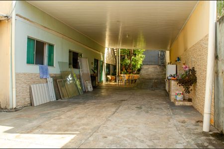 Casa à venda com 300m², 8 quartos e 10 vagas Casa à venda com 300m², 8 quartos e 10 vagasGaragem