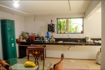 Casa à venda com 300m², 8 quartos e 10 vagas Casa à venda com 300m², 8 quartos e 10 vagasCozinha