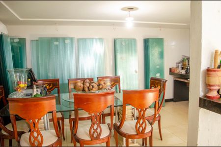 Casa à venda com 300m², 8 quartos e 10 vagas Casa à venda com 300m², 8 quartos e 10 vagasCozinha