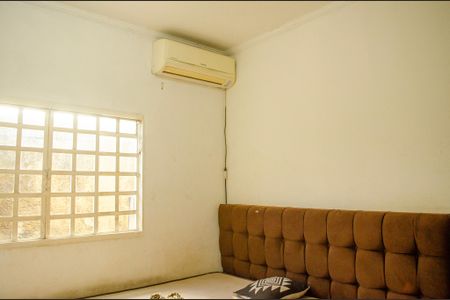 Casa à venda com 300m², 8 quartos e 10 vagas Casa à venda com 300m², 8 quartos e 10 vagasQuarto 5