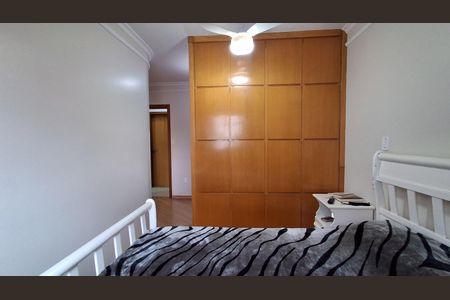 Apartamento à venda com 100m², 3 quartos e 2 vagas Apartamento à venda com 100m², 3 quartos e 2 vagasSuíte