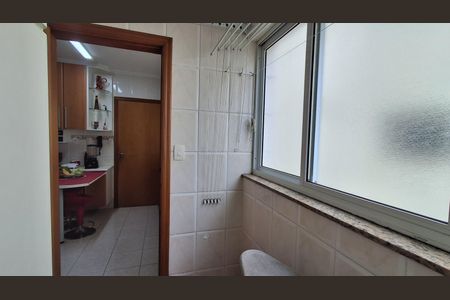 Apartamento à venda com 100m², 3 quartos e 2 vagas Apartamento à venda com 100m², 3 quartos e 2 vagasÁrea de Serviço