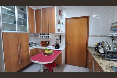 Apartamento à venda com 100m², 3 quartos e 2 vagas Apartamento à venda com 100m², 3 quartos e 2 vagasCozinha