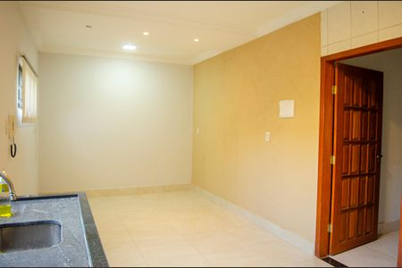Casa para alugar com 200m², 5 quartos e 5 vagasCozinha