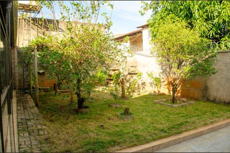 Casa para alugar com 200m², 5 quartos e 5 vagasQuintal