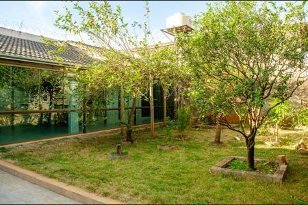 Casa para alugar com 200m², 5 quartos e 5 vagasQuintal