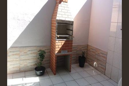 QUINTAL de casa à venda com 3 quartos, 140m² em Jardim das Flores, Osasco