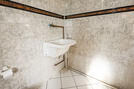 Casa para alugar com 50m², 1 quarto e sem vaga Banheiro e Area de serviço