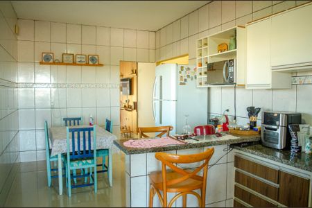 Casa à venda com 360m², 2 quartos e 8 vagasCozinha