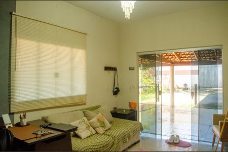 Casa à venda com 360m², 2 quartos e 8 vagasSala