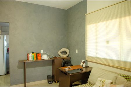 Casa à venda com 360m², 2 quartos e 8 vagasSala
