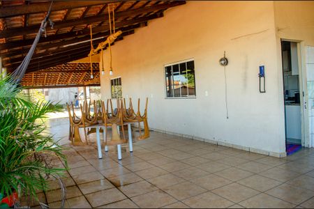 Casa à venda com 360m², 2 quartos e 8 vagasVaranda