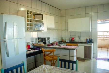 Casa à venda com 360m², 2 quartos e 8 vagasCozinha