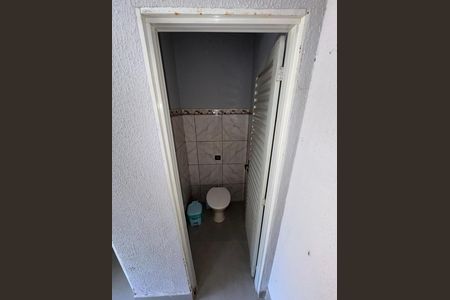 Casa à venda com 560m², 4 quartos e 7 vagas Casa à venda com 560m², 4 quartos e 7 vagasBanheiro 2