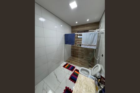 Casa à venda com 560m², 4 quartos e 7 vagas Casa à venda com 560m², 4 quartos e 7 vagasBanheiro