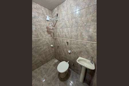 Casa à venda com 560m², 4 quartos e 7 vagas Casa à venda com 560m², 4 quartos e 7 vagasBanheiro da suíte 2