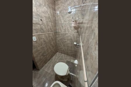 Casa à venda com 560m², 4 quartos e 7 vagas Casa à venda com 560m², 4 quartos e 7 vagasBanheiro da suíte 2