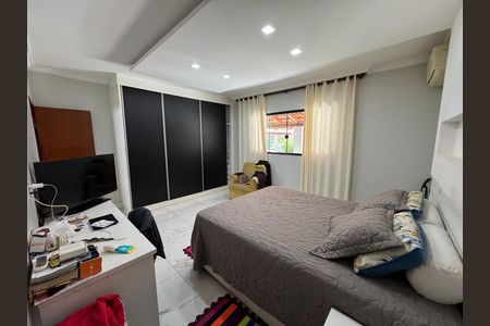 Casa à venda com 560m², 4 quartos e 7 vagas Casa à venda com 560m², 4 quartos e 7 vagasSuíte 1