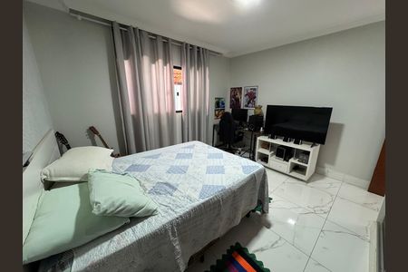 Casa à venda com 560m², 4 quartos e 7 vagas Casa à venda com 560m², 4 quartos e 7 vagasQuarto 2