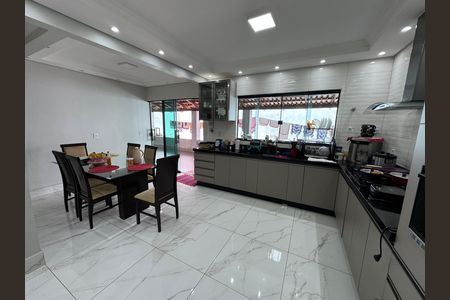 Cozinha de casa à venda com 4 quartos, 560m² em Setor Habitacional Vicente Pires, Brasília