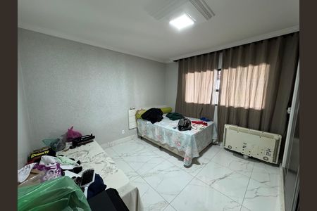 Casa à venda com 560m², 4 quartos e 7 vagas Casa à venda com 560m², 4 quartos e 7 vagasQuarto 1