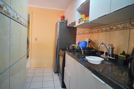 Cozinha  de apartamento à venda com 2 quartos, 37m² em Rubem Berta, Porto Alegre