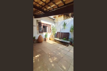 Foto 01 de casa à venda com 3 quartos, 195m² em Castelo, Belo Horizonte