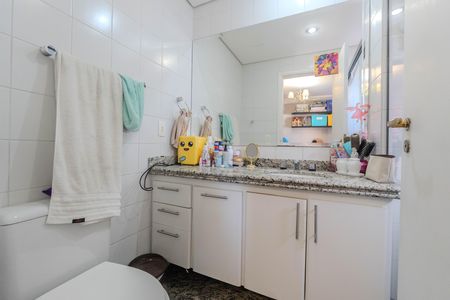 Apartamento à venda com 209m², 5 quartos e 4 vagas Apartamento à venda com 209m², 5 quartos e 4 vagasBanheiro da Suíte 3