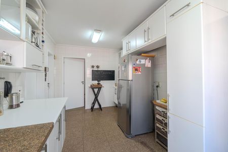 Apartamento à venda com 209m², 5 quartos e 4 vagas Apartamento à venda com 209m², 5 quartos e 4 vagasCozinha