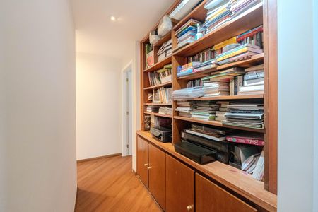 Apartamento à venda com 209m², 5 quartos e 4 vagas Apartamento à venda com 209m², 5 quartos e 4 vagasEscritório 1